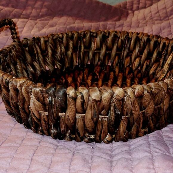 3  Woven stackable baskets. - Picture 13 of 15